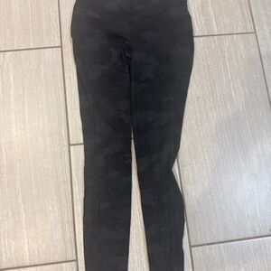 Lululemon camo leggings, size 8